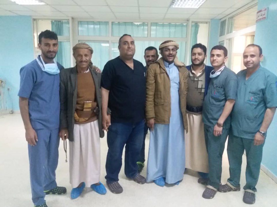 عملية وعناية ناجحتين تنقذان حياة مصاب بطلق ناري في الدماغ